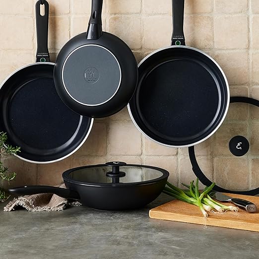HENCKELS x EMERIL Lagasse Nola 11-inch Nonstick Wok with Lid, Heavy-Gauge Aluminum for Fast, Even Heat Cooking, Made in Italy, Black