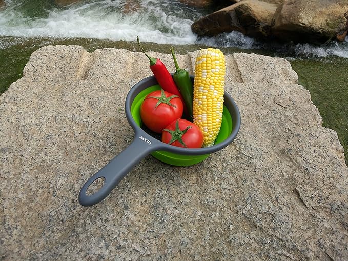 ZOER Kitchen Foldable Pasta Strainers,Collapsible Colanders with Handles,Space-Saver Folding Silicone Strainers Colander,Capacity of 2 quart (Green)